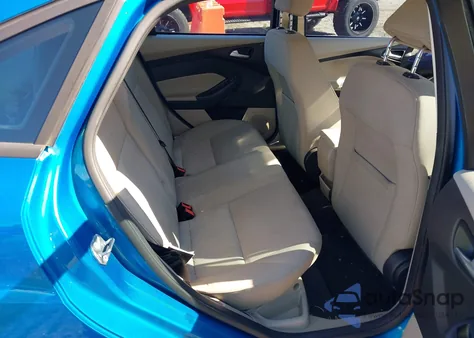 2016 Ford Focus Se z USA, uszkodzony, nr VIN 1FADP3F26GL210639